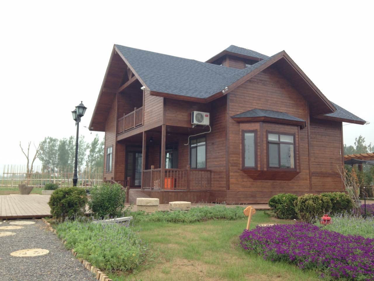 顺兴林木结构木屋工程-滨州秦皇河公园木屋项目